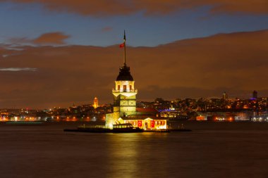 Bakire Kulesi, Salacak açıklarında, Boğaz açıklarında küçük bir adacık üzerine inşa edilmiş bir yapıdır.,