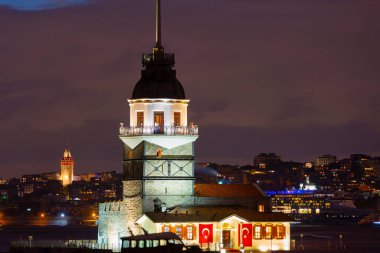Bakire Kulesi, Salacak açıklarında, Boğaz açıklarında küçük bir adacık üzerine inşa edilmiş bir yapıdır.,