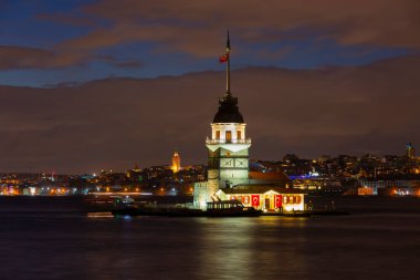Bakire Kulesi, Salacak açıklarında, Boğaz açıklarında küçük bir adacık üzerine inşa edilmiş bir yapıdır.,
