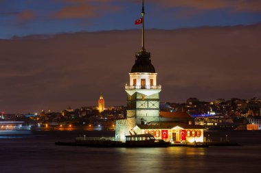 Bakire Kulesi, Salacak açıklarında, Boğaz açıklarında küçük bir adacık üzerine inşa edilmiş bir yapıdır.,