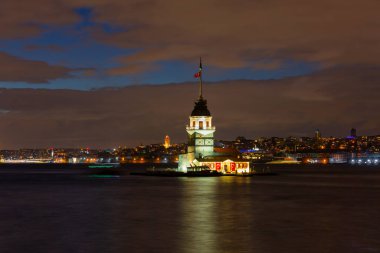 Bakire Kulesi, Salacak açıklarında, Boğaz açıklarında küçük bir adacık üzerine inşa edilmiş bir yapıdır.,
