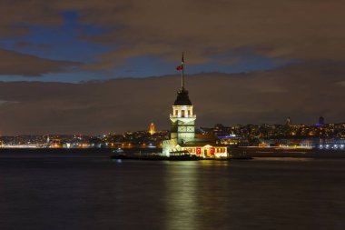 Bakire Kulesi, Salacak açıklarında, Boğaz açıklarında küçük bir adacık üzerine inşa edilmiş bir yapıdır.,