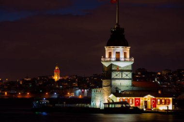 Bakire Kulesi, Salacak açıklarında, Boğaz açıklarında küçük bir adacık üzerine inşa edilmiş bir yapıdır.,