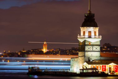 Bakire Kulesi, Salacak açıklarında, Boğaz açıklarında küçük bir adacık üzerine inşa edilmiş bir yapıdır.,