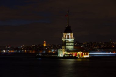 Bakire Kulesi, Salacak açıklarında, Boğaz açıklarında küçük bir adacık üzerine inşa edilmiş bir yapıdır.,