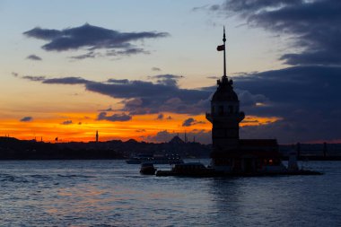 Maiden 's Tower, Salacak açıklarında, Marmara Denizi' ne yakın küçük bir adaya inşa edilmiş bir yapıdır. Efsanelere konu olan, çeşitli söylentilerin anlatıldığı yer..
