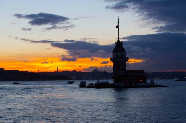 Maiden 's Tower, Salacak açıklarında, Marmara Denizi' ne yakın küçük bir adaya inşa edilmiş bir yapıdır. Efsanelere konu olan, çeşitli söylentilerin anlatıldığı yer..