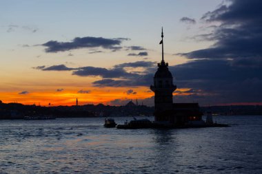 Maiden 's Tower, Salacak açıklarında, Marmara Denizi' ne yakın küçük bir adaya inşa edilmiş bir yapıdır. Efsanelere konu olan, çeşitli söylentilerin anlatıldığı yer..