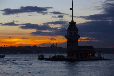 Maiden 's Tower, Salacak açıklarında, Marmara Denizi' ne yakın küçük bir adaya inşa edilmiş bir yapıdır. Efsanelere konu olan, çeşitli söylentilerin anlatıldığı yer..