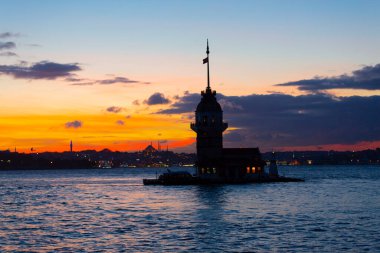 Maiden 's Tower, Salacak açıklarında, Marmara Denizi' ne yakın küçük bir adaya inşa edilmiş bir yapıdır. Efsanelere konu olan, çeşitli söylentilerin anlatıldığı yer..