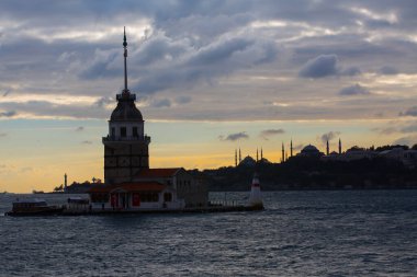 İstanbul, Boğaz, Uskudar. Osmanlı döneminin antik deniz feneri. Kız kulesi. (Bakire Kulesi) (Kiz Kulesi))