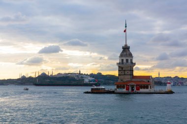 İstanbul, Boğaz, Uskudar. Osmanlı döneminin antik deniz feneri. Kız kulesi. (Bakire Kulesi) (Kiz Kulesi))