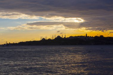 İstanbul, Boğaz, Uskudar. Osmanlı döneminin antik deniz feneri. Kız kulesi. (Bakire Kulesi) (Kiz Kulesi))
