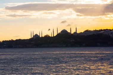 İstanbul, Boğaz, Uskudar. Osmanlı döneminin antik deniz feneri. Kız kulesi. (Bakire Kulesi) (Kiz Kulesi))