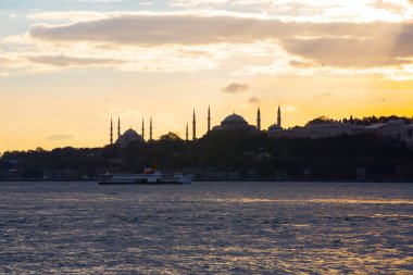 İstanbul, Boğaz, Uskudar. Osmanlı döneminin antik deniz feneri. Kız kulesi. (Bakire Kulesi) (Kiz Kulesi))