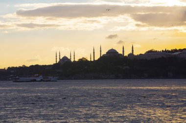 İstanbul, Boğaz, Uskudar. Osmanlı döneminin antik deniz feneri. Kız kulesi. (Bakire Kulesi) (Kiz Kulesi))