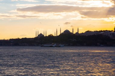 İstanbul, Boğaz, Uskudar. Osmanlı döneminin antik deniz feneri. Kız kulesi. (Bakire Kulesi) (Kiz Kulesi))