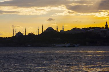 İstanbul, Boğaz, Uskudar. Osmanlı döneminin antik deniz feneri. Kız kulesi. (Bakire Kulesi) (Kiz Kulesi))