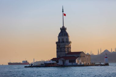 uskudar 'ın sembolü haline gelen kule, uskdar' da Bizans döneminden kalan tek çalışma..