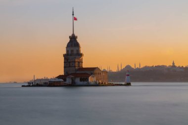 uskudar 'ın sembolü haline gelen kule, uskdar' da Bizans döneminden kalan tek çalışma..