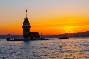 uskudar 'ın sembolü haline gelen kule, uskdar' da Bizans döneminden kalan tek çalışma..