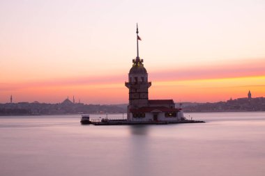 uskudar 'ın sembolü haline gelen kule, uskdar' da Bizans döneminden kalan tek çalışma..