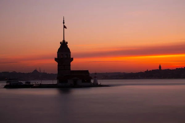 Uskudar Sembolü Haline Gelen Kule Uskdar Bizans Döneminden Kalan Tek — Stok fotoğraf