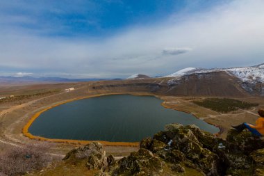 Nigde, Türkiye 'nin Nigde ilinde yer alan Nar Gölü veya diğer adıyla Acgol, vokanik krater gölüdür..