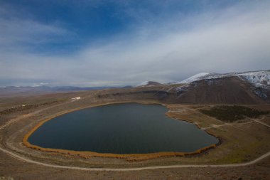Nigde, Türkiye 'nin Nigde ilinde yer alan Nar Gölü veya diğer adıyla Acgol, vokanik krater gölüdür..