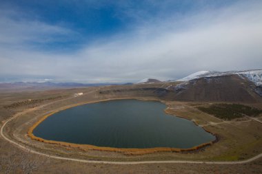 Nigde, Türkiye 'nin Nigde ilinde yer alan Nar Gölü veya diğer adıyla Acgol, vokanik krater gölüdür..