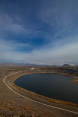 Nigde, Türkiye 'nin Nigde ilinde yer alan Nar Gölü veya diğer adıyla Acgol, vokanik krater gölüdür..