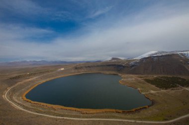 Nigde, Türkiye 'nin Nigde ilinde yer alan Nar Gölü veya diğer adıyla Acgol, vokanik krater gölüdür..