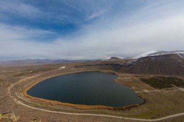 Nigde, Türkiye 'nin Nigde ilinde yer alan Nar Gölü veya diğer adıyla Acgol, vokanik krater gölüdür..
