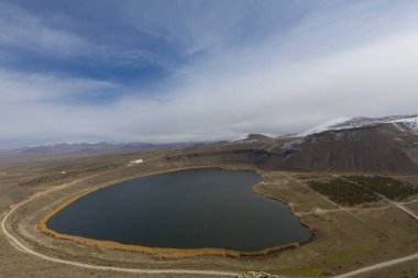 Nigde, Türkiye 'nin Nigde ilinde yer alan Nar Gölü veya diğer adıyla Acgol, vokanik krater gölüdür..
