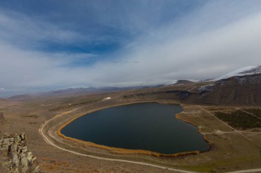 Nigde, Türkiye 'nin Nigde ilinde yer alan Nar Gölü veya diğer adıyla Acgol, vokanik krater gölüdür..