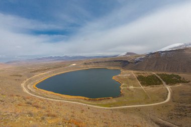 Nigde, Türkiye 'nin Nigde ilinde yer alan Nar Gölü veya diğer adıyla Acgol, vokanik krater gölüdür..