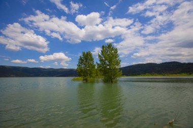 Bursa 'nın oksijen koridoru, Lipli Köyü, Cinarli yolu ve birçok Bursa seyahat makalesi hakkında internet sitemizden bilgi edinebilirsiniz..