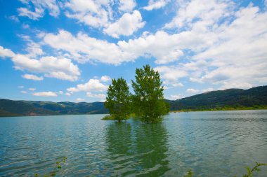 Bursa 'nın oksijen koridoru, Lipli Köyü, Cinarli yolu ve birçok Bursa seyahat makalesi hakkında internet sitemizden bilgi edinebilirsiniz..