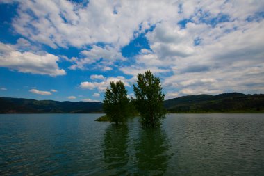 Bursa 'nın oksijen koridoru, Lipli Köyü, Cinarli yolu ve birçok Bursa seyahat makalesi hakkında internet sitemizden bilgi edinebilirsiniz..