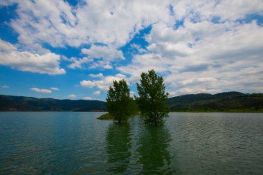 Bursa 'nın oksijen koridoru, Lipli Köyü, Cinarli yolu ve birçok Bursa seyahat makalesi hakkında internet sitemizden bilgi edinebilirsiniz..