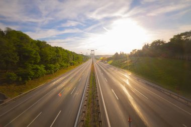 Boğaz ya da Boğaz, Asya ve Avrupa kıtalarını ayıran ve Marmara Denizi ile Karadeniz 'i birbirine bağlayan bir boğazdır..