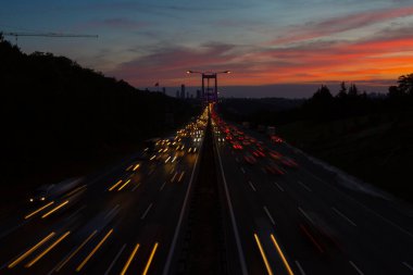 Boğaz ya da Boğaz, Asya ve Avrupa kıtalarını ayıran ve Marmara Denizi ile Karadeniz 'i birbirine bağlayan bir boğazdır..