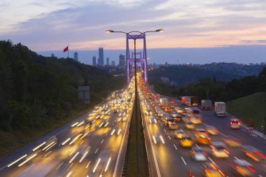 Boğaz ya da Boğaz, Asya ve Avrupa kıtalarını ayıran ve Marmara Denizi ile Karadeniz 'i birbirine bağlayan bir boğazdır..