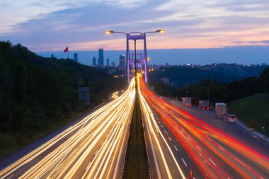 Boğaz ya da Boğaz, Asya ve Avrupa kıtalarını ayıran ve Marmara Denizi ile Karadeniz 'i birbirine bağlayan bir boğazdır..