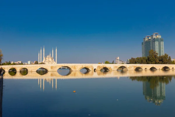 Центральна Мечеть Сабанці Англ Sabanci Central Mosque Мечеть Відкрита 1998 — стокове фото