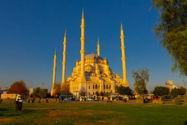 Sabanci Central Mosque is a mosque that was opened in 1998 in the Reatbey district of Adana, south of Central Park and on the west bank of the Seyhan River.