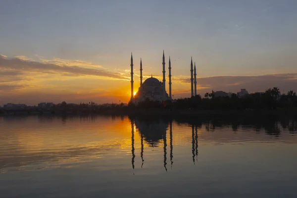 Центральна Мечеть Сабанці Англ Sabanci Central Mosque Мечеть Відкрита 1998 — стокове фото