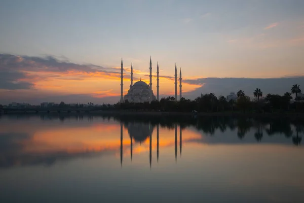 Центральна Мечеть Сабанці Англ Sabanci Central Mosque Мечеть Відкрита 1998 — стокове фото