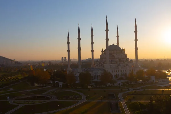 Die Sabanci Zentralmoschee Ist Eine Moschee Die 1998 Reatbey Viertel — Stockfoto