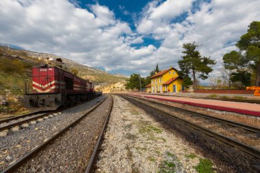 Hackr tren istasyonu, Adana 'nın Kiralan bölgesinde bir tren istasyonu..